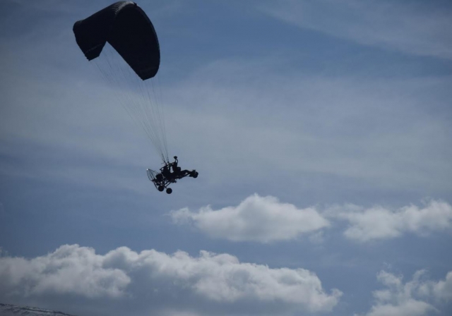 Paramotor ganando altura