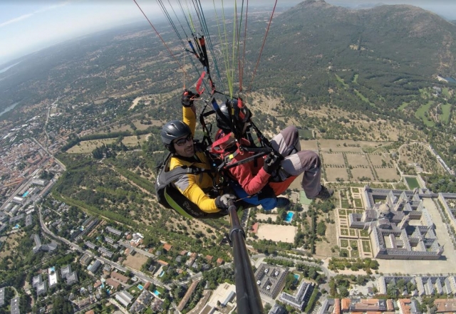 En parapente sobre el Escorial