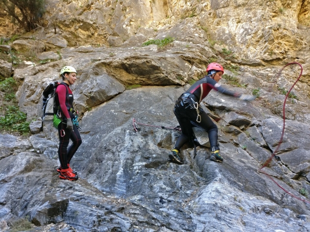  Progression in a rocky massif 