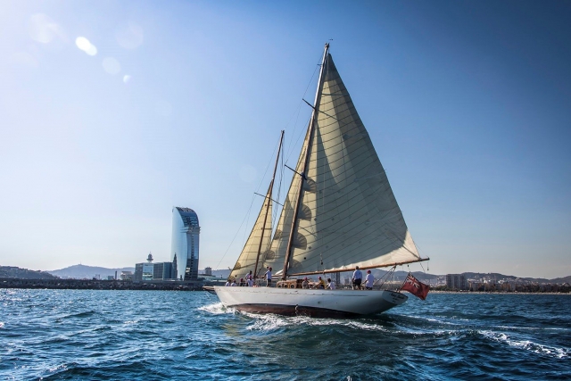  Classic boat ride in Catalonia 
