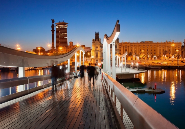  Visit to Barcelona at night 