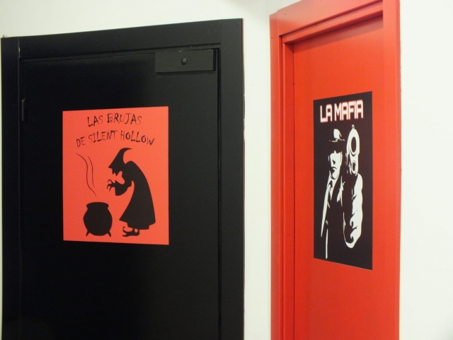  房间内两个游戏的入口 