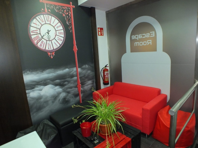  密室逃脱等候室 madrilena 