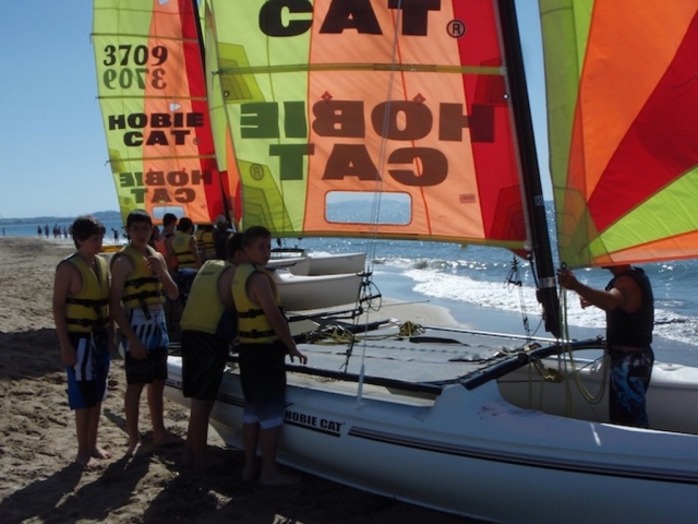 Alumnos en la playa de Cambrils