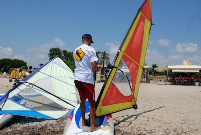 Windsurf en la playa de Cambrils