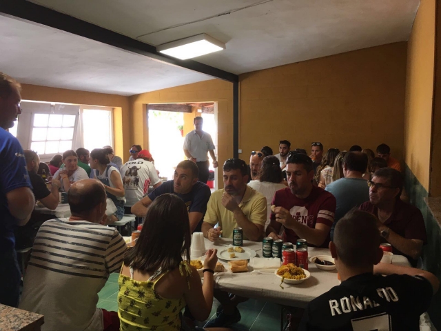 Comida en salon cubierto en Villarubia