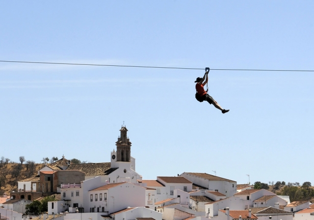 Tirolina sobre Sanlucar de Guadiana