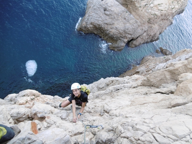  Climbing over the sea 