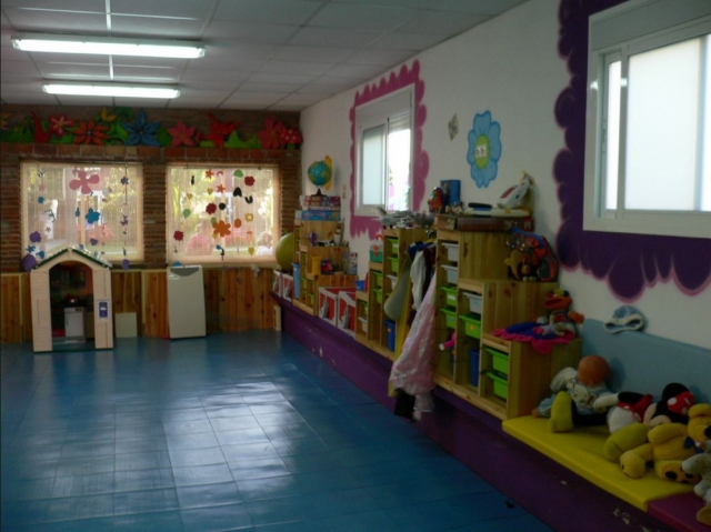  Interior of the Puerto de la Torre toy library 