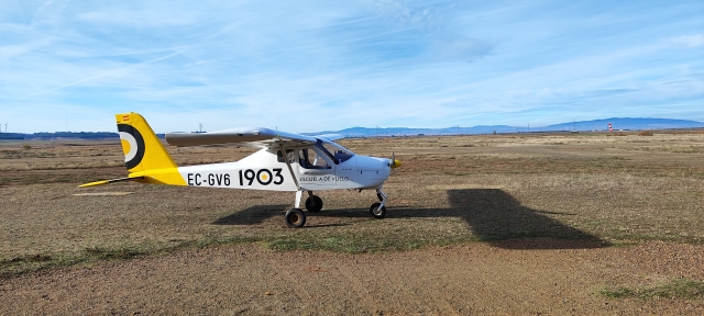 Review of Pamela about Pilot a small plane over the Bardenas, 40 minutes