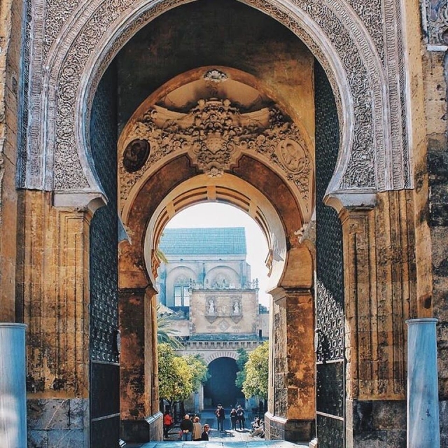 Entrada a la mezquita