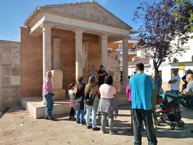  Explanations from our historian to a family 