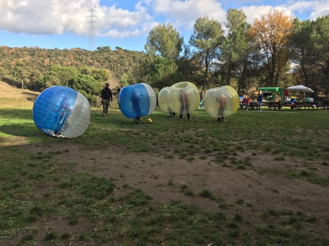 Bubble soccer en escenario natural