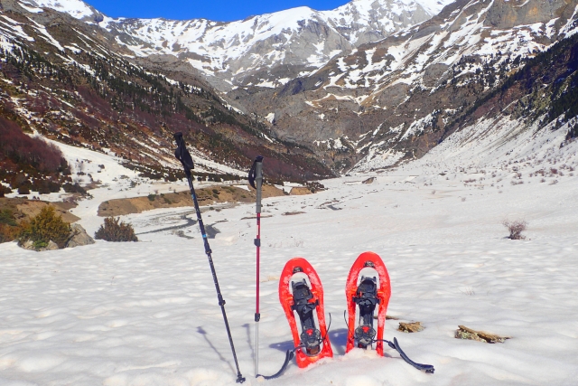  Snowshoe equipment 
