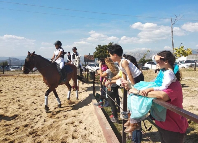 Montas a nuestros caballos