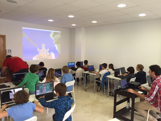  Children with computers 