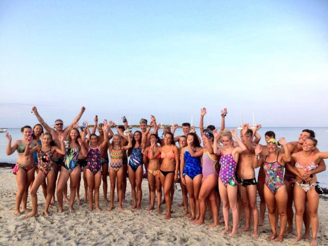  Avec de nouveaux amis sur la plage 