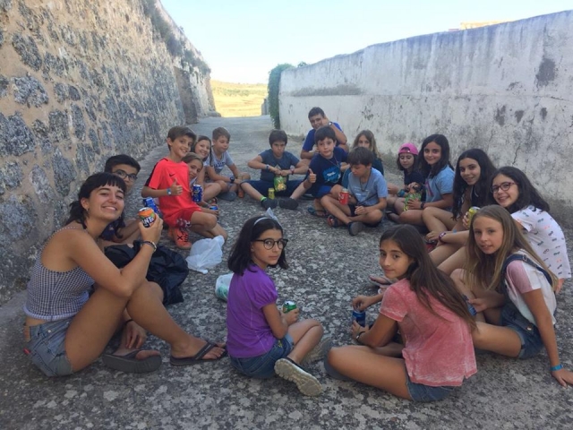  Meeting on the walls 