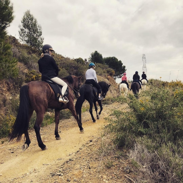  Horseback riding route around the surroundings 