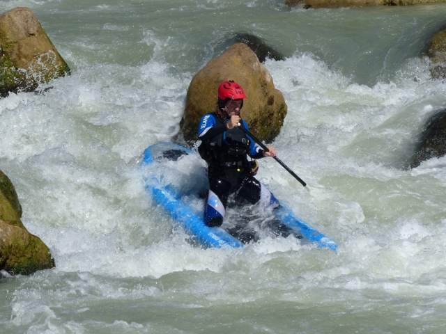  Auf dem Brett auf den Knien 