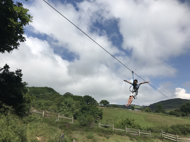 Salto en tirolina en Villamediana de Lomas