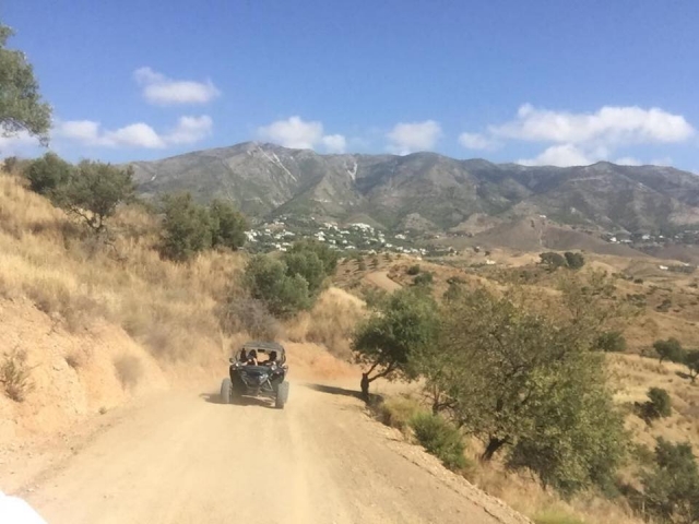 Velocidad por las pistas de montaña en Mijas