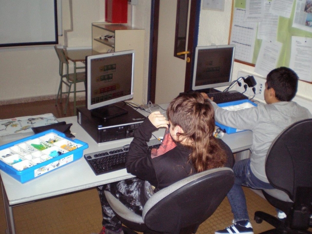  在 roboticole 学习非常简单 