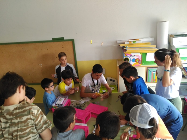  Mingorria 的技术和机器人营 