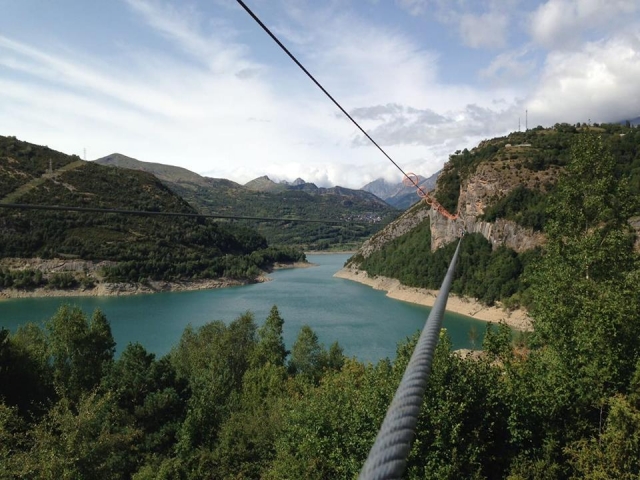  Vues de la Vallée de Tena sur la tyrolienne