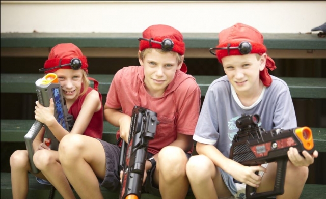 Niños en partida laser