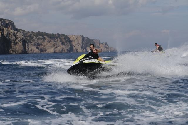 Acrobacias con moto de agua 