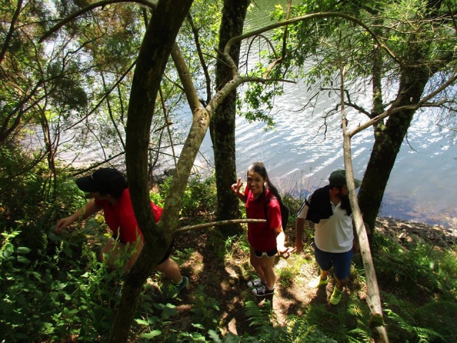 Al lado del río