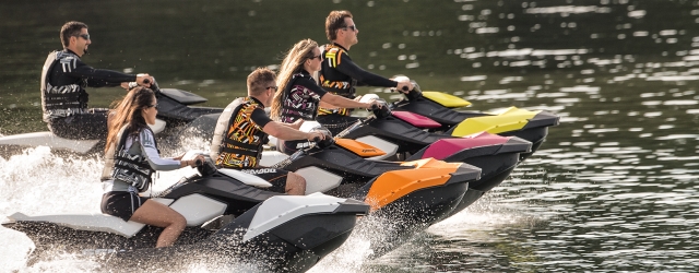Con los amigos en las motos de agua