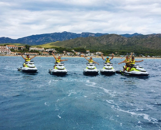 Diversión sobre las jet ski