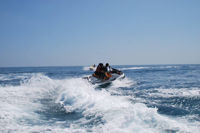 Rutas de 20 y 30 minutos en moto de agua Málaga