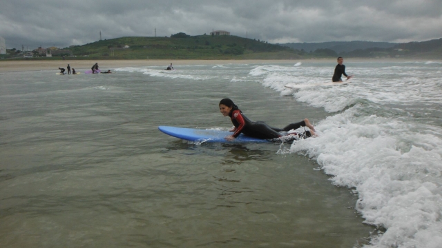 Surfeando las olas 