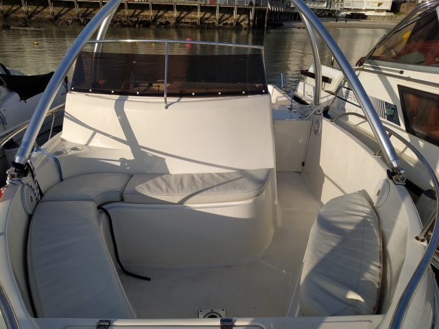 Barco con proa abierta (open)