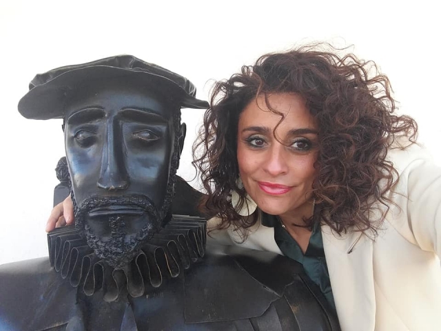 Posando con Don Quijote