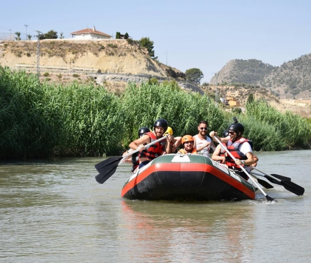 Rafting con amigos en Murcia