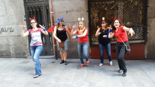  Dancing in daylight 