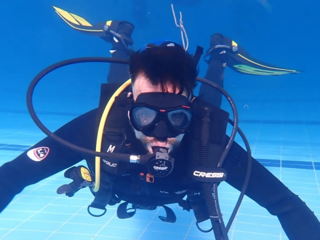 Buceo en piscina