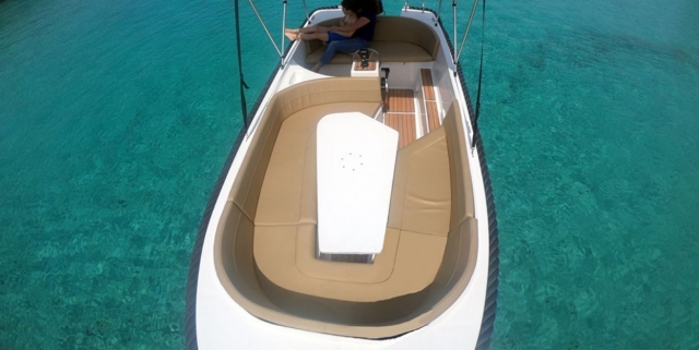  Sailing with freedom 
