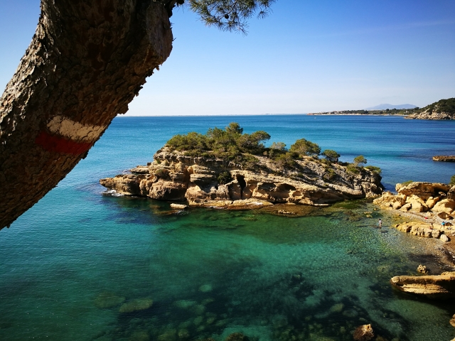  Segeln Sie durch die schönsten Ecken der Costa Dorada 