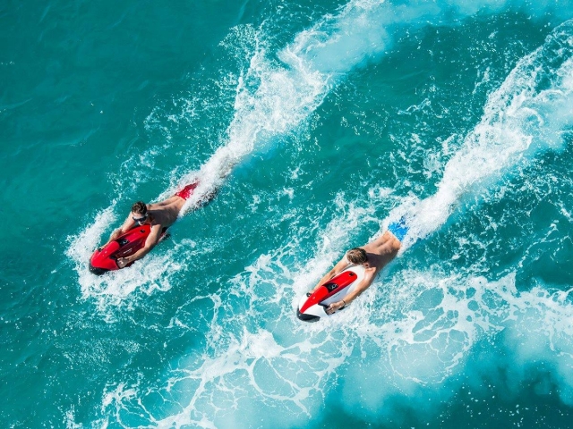 Carrera en seabob por las aguas de Benalmádena