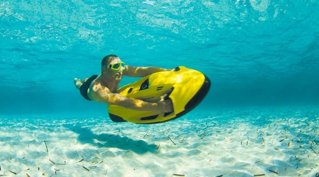 Surcando las profundidades malagueñas en seabob