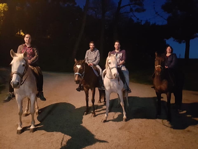 Travesía nocturna a caballo con amigos en Galicia