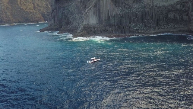 Tour en barco por acantilados costa sur Tenerife