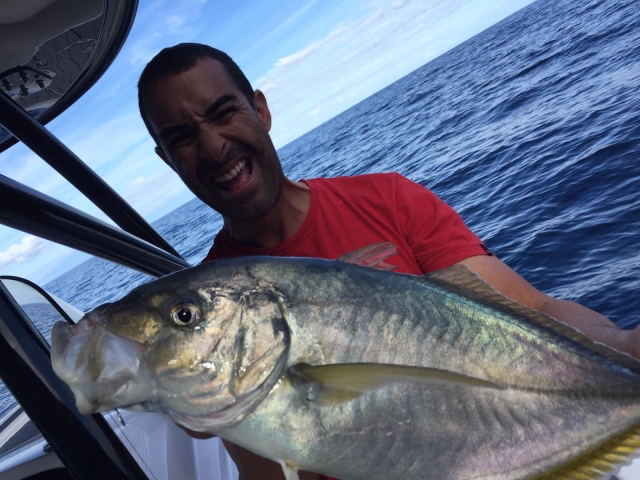 Salida de pesca desde barco en Tenerife