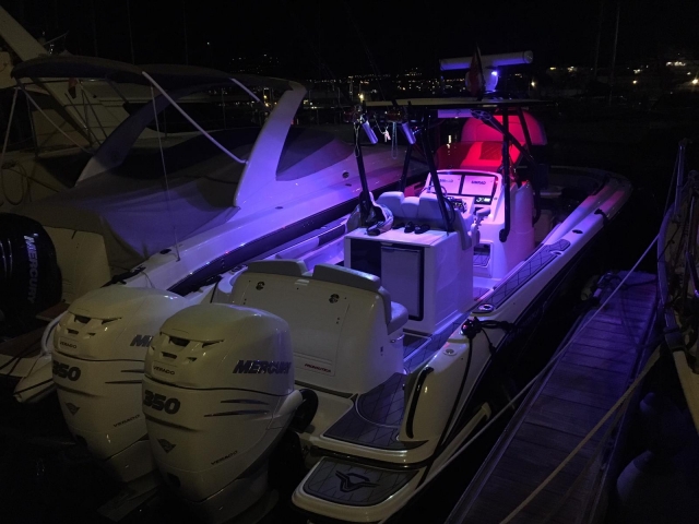 Paseo nocturno en barco Adeje