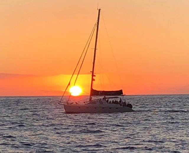 Paseo en barco Adeje al atardecer 